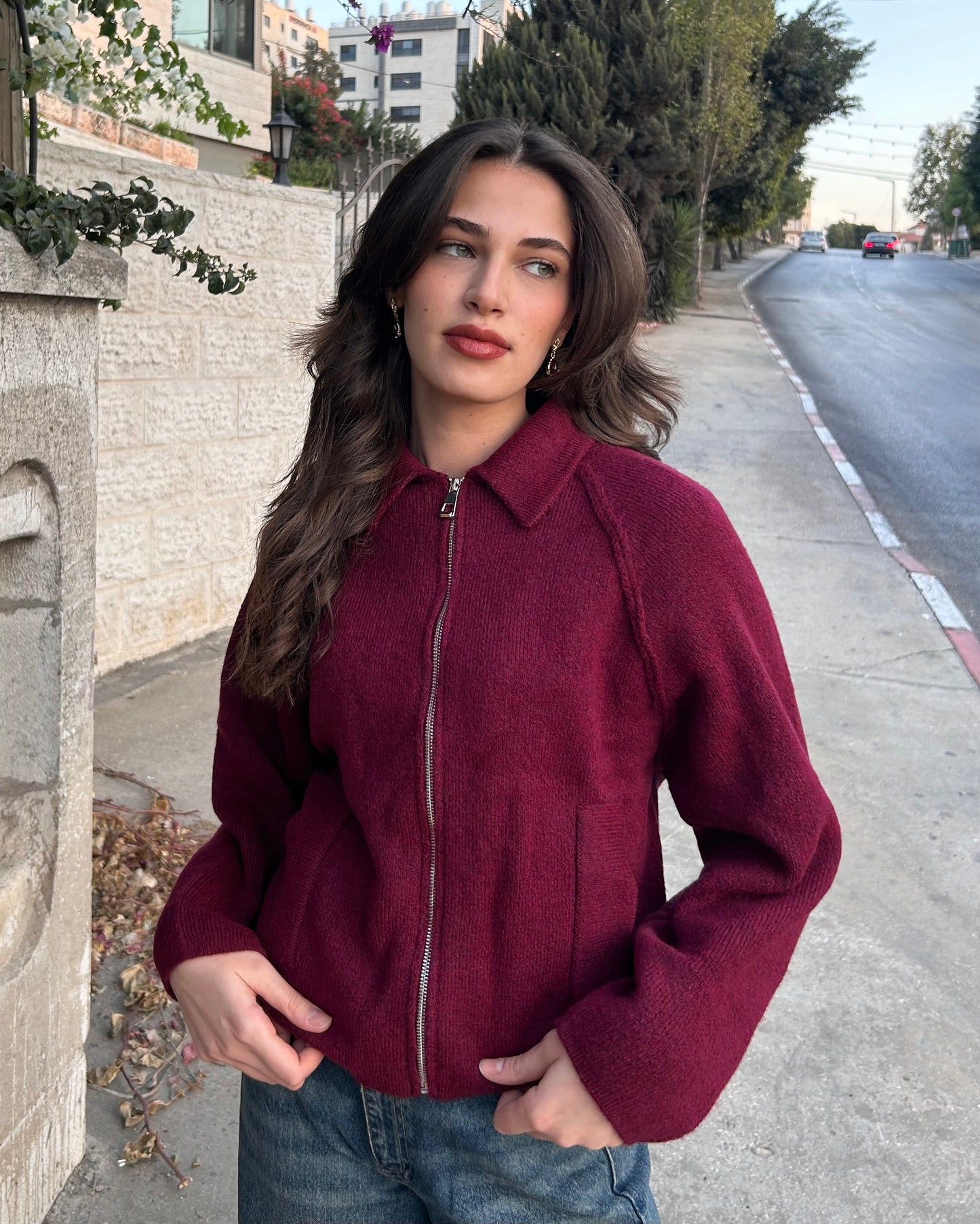 Burgundy Zip-Up Cozy Sweater | سويتر دافئة بسحّاب أمامي باللون الخمري