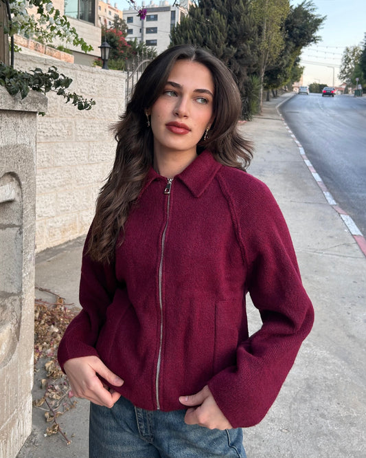 Burgundy Zip-Up Cozy Sweater | سويتر دافئة بسحّاب أمامي باللون الخمري